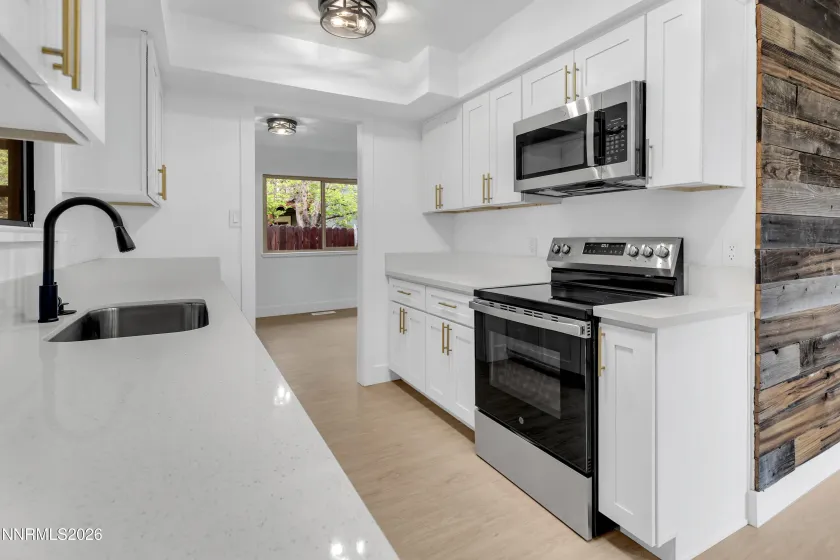 1001 Kings, Reno, Nevada 89503, 2 Bedrooms Bedrooms, ,2 BathroomsBathrooms,Residential,Residential,Kings,260004358