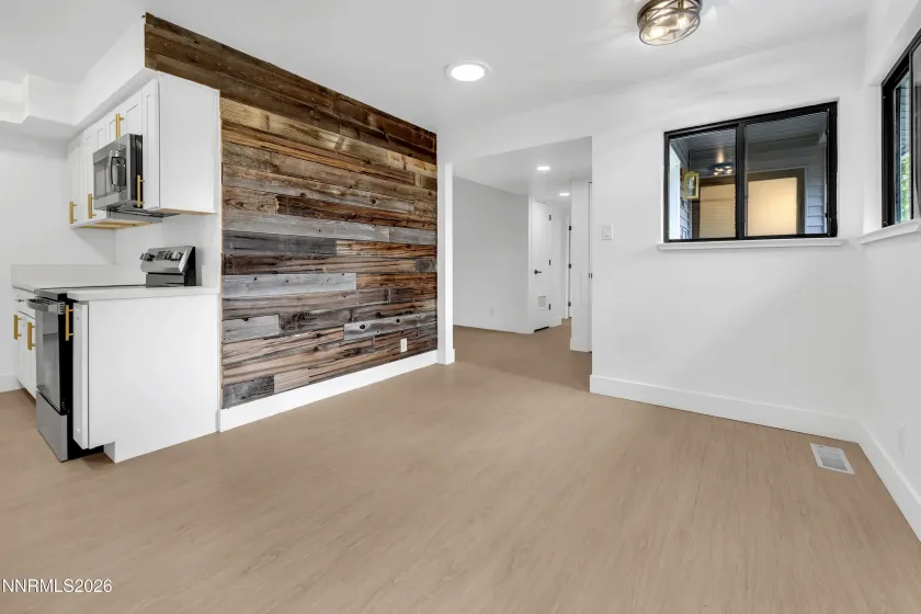 1001 Kings, Reno, Nevada 89503, 2 Bedrooms Bedrooms, ,2 BathroomsBathrooms,Residential,Residential,Kings,260004358