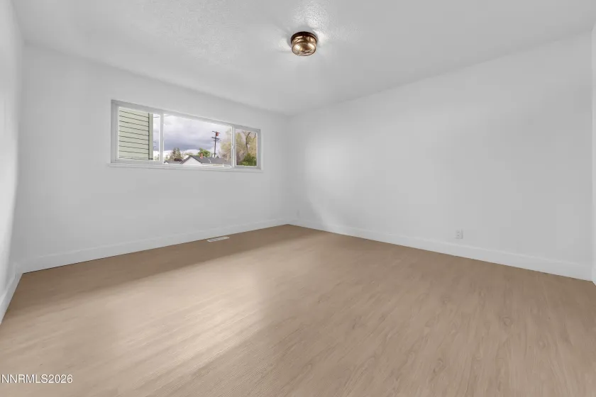 1001 Kings, Reno, Nevada 89503, 2 Bedrooms Bedrooms, ,2 BathroomsBathrooms,Residential,Residential,Kings,260004358