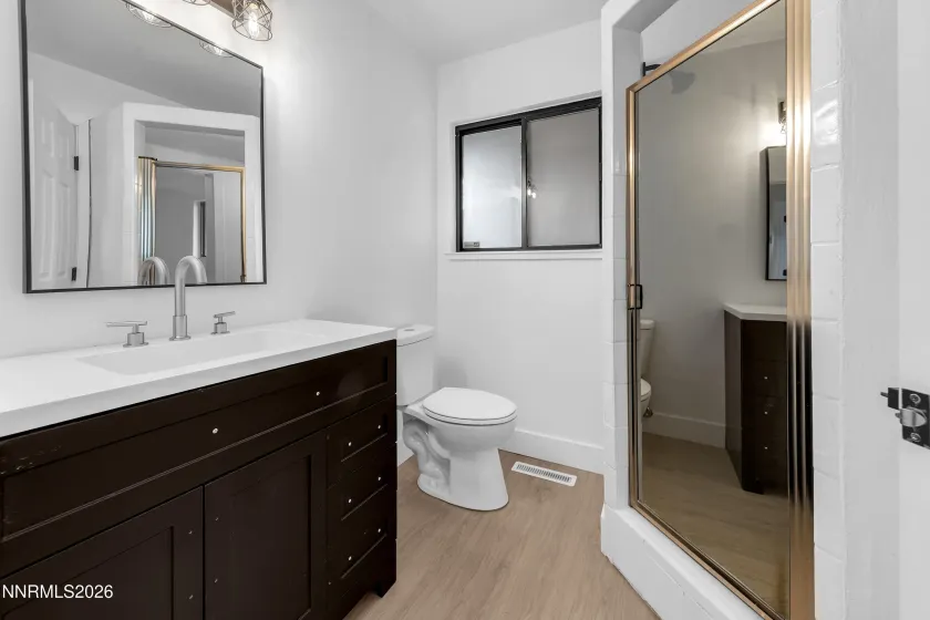 1001 Kings, Reno, Nevada 89503, 2 Bedrooms Bedrooms, ,2 BathroomsBathrooms,Residential,Residential,Kings,260004358