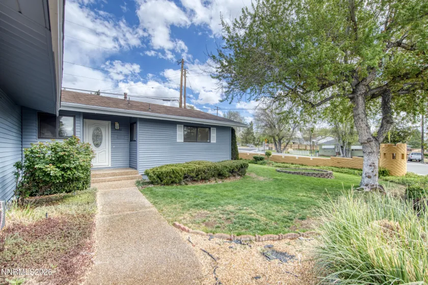 1001 Kings, Reno, Nevada 89503, 2 Bedrooms Bedrooms, ,2 BathroomsBathrooms,Residential,Residential,Kings,260004358