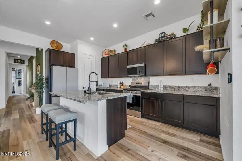 2415 Metolius, Sparks, Nevada 89436, 3 Bedrooms Bedrooms, ,2 BathroomsBathrooms,Residential,Residential,Metolius,260004360