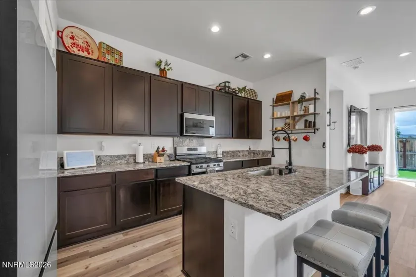 2415 Metolius, Sparks, Nevada 89436, 3 Bedrooms Bedrooms, ,2 BathroomsBathrooms,Residential,Residential,Metolius,260004360