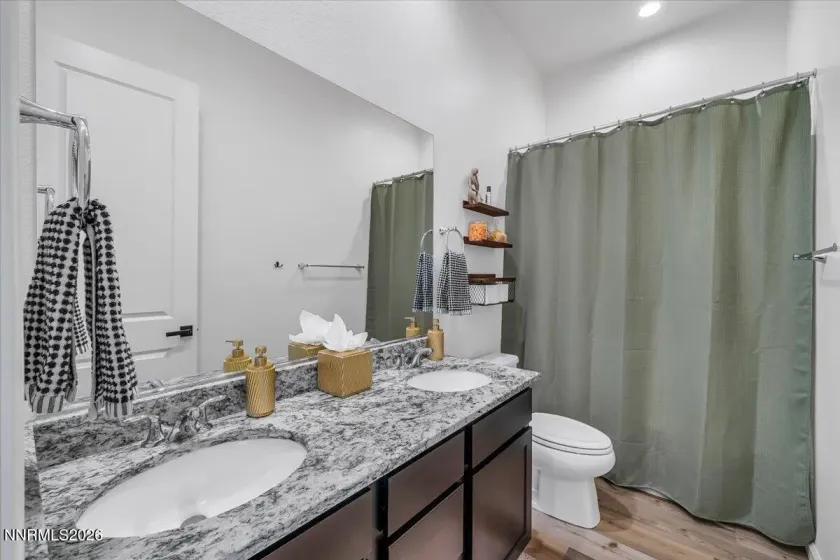 2415 Metolius, Sparks, Nevada 89436, 3 Bedrooms Bedrooms, ,2 BathroomsBathrooms,Residential,Residential,Metolius,260004360