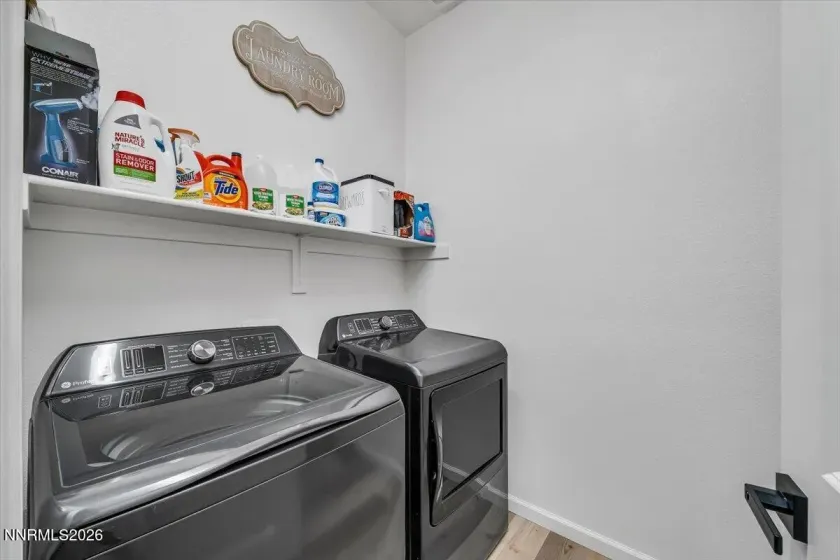 2415 Metolius, Sparks, Nevada 89436, 3 Bedrooms Bedrooms, ,2 BathroomsBathrooms,Residential,Residential,Metolius,260004360