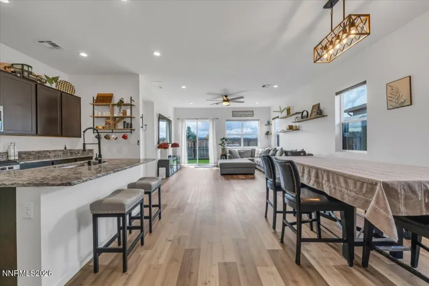 2415 Metolius, Sparks, Nevada 89436, 3 Bedrooms Bedrooms, ,2 BathroomsBathrooms,Residential,Residential,Metolius,260004360