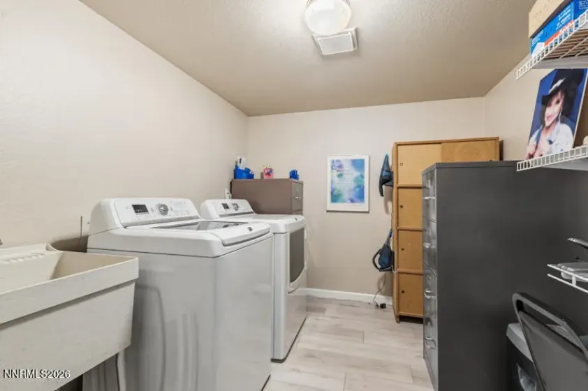 6481 Meadow Hill, Reno, Nevada 89519, 4 Bedrooms Bedrooms, ,3 BathroomsBathrooms,Residential,Residential,Meadow Hill,260004370