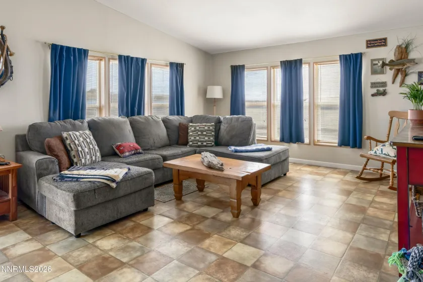 3717 Hillsboro, Fallon, Nevada 89406, 3 Bedrooms Bedrooms, ,2 BathroomsBathrooms,Residential,Residential,Hillsboro,260004372