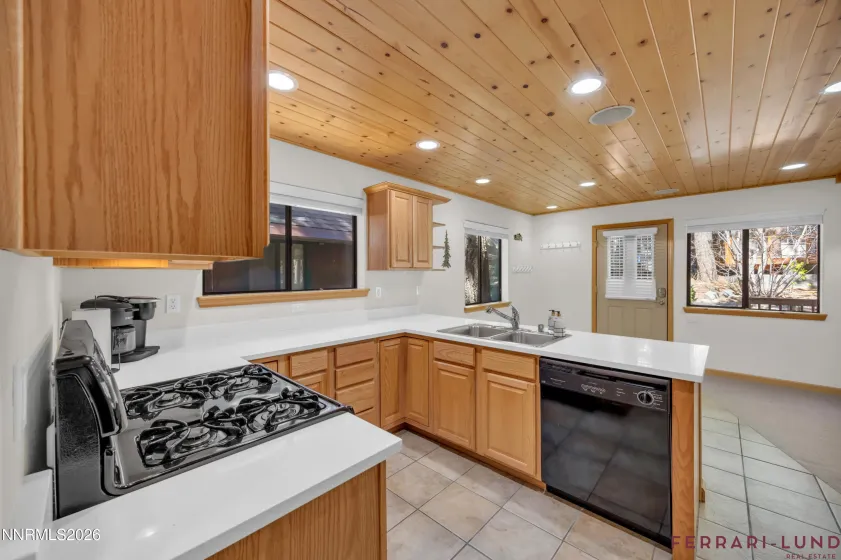 599 Crest, Incline Village, Nevada 89451, 2 Bedrooms Bedrooms, ,2 BathroomsBathrooms,Residential,Residential,Crest,260004375