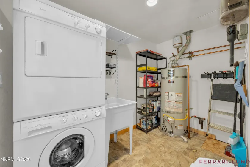 599 Crest, Incline Village, Nevada 89451, 2 Bedrooms Bedrooms, ,2 BathroomsBathrooms,Residential,Residential,Crest,260004375