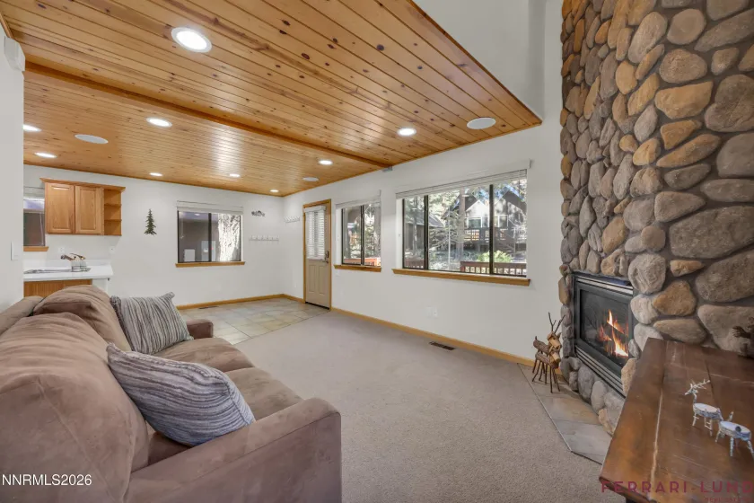 599 Crest, Incline Village, Nevada 89451, 2 Bedrooms Bedrooms, ,2 BathroomsBathrooms,Residential,Residential,Crest,260004375