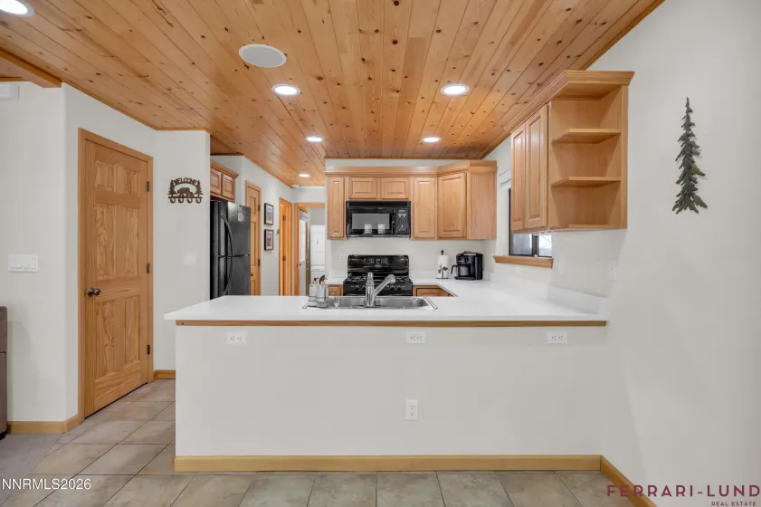 599 Crest, Incline Village, Nevada 89451, 2 Bedrooms Bedrooms, ,2 BathroomsBathrooms,Residential,Residential,Crest,260004375