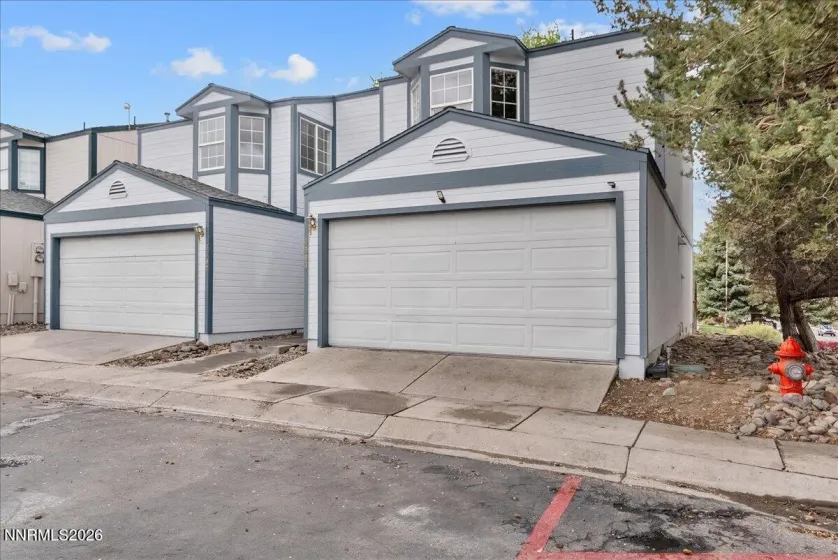 3903-3907 Village, Carson City, Nevada 89701, 6 Bedrooms Bedrooms, ,2 BathroomsBathrooms,Residential Income,Residential,Village,260004377