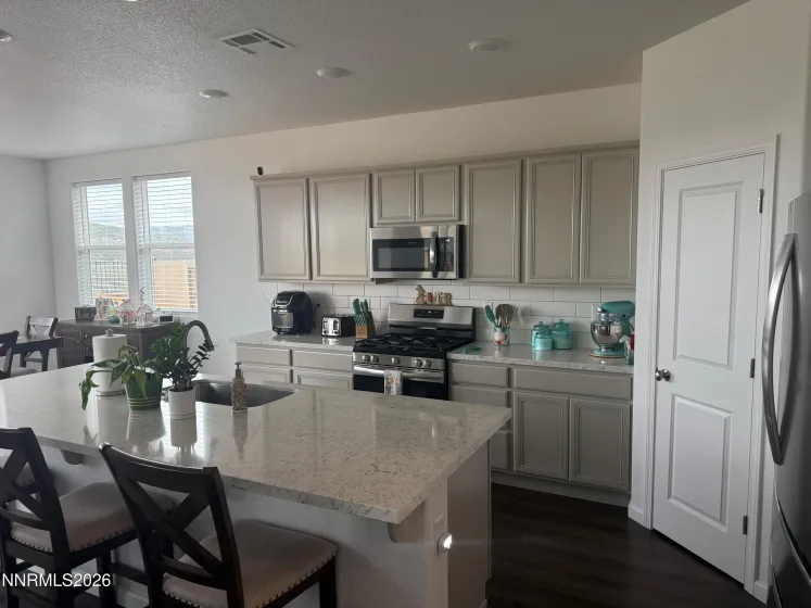 1435 Jett, Carson City, Nevada 89705, 3 Bedrooms Bedrooms, ,3 BathroomsBathrooms,Residential,Residential,Jett,260004382