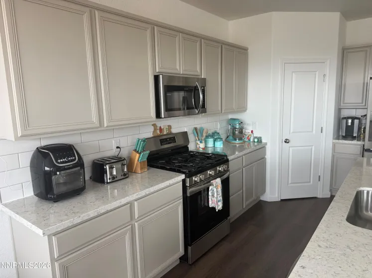 1435 Jett, Carson City, Nevada 89705, 3 Bedrooms Bedrooms, ,3 BathroomsBathrooms,Residential,Residential,Jett,260004382