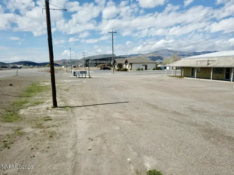 101 Carson, Battle Mountain, Nevada 89820, ,Commercial Sale,Residential,Carson,260004384