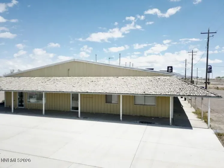 101 Carson, Battle Mountain, Nevada 89820, ,Commercial Sale,Residential,Carson,260004384