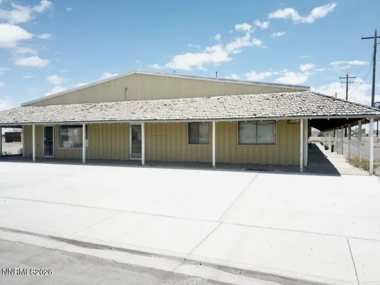 101 Carson, Battle Mountain, Nevada 89820, ,Commercial Sale,Residential,Carson,260004384