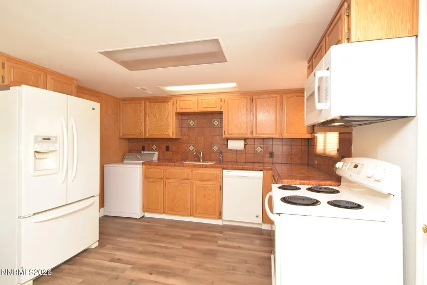 10 J, Sparks, Nevada 89431, 4 Bedrooms Bedrooms, ,2 BathroomsBathrooms,Residential,Residential,J,260004393