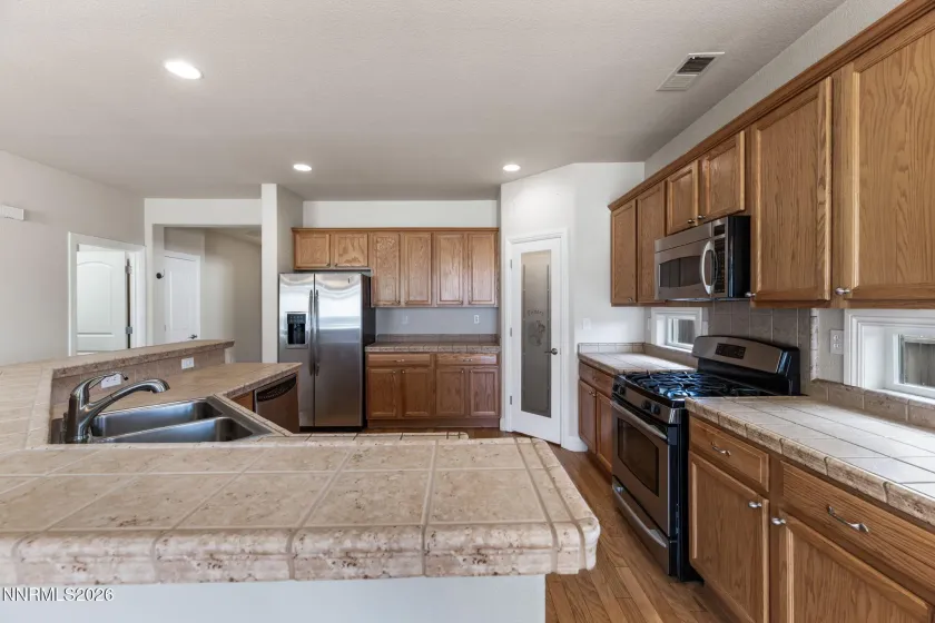 913 Lakeview, Dayton, Nevada 89403, 3 Bedrooms Bedrooms, ,2 BathroomsBathrooms,Residential,Residential,Lakeview,260004395