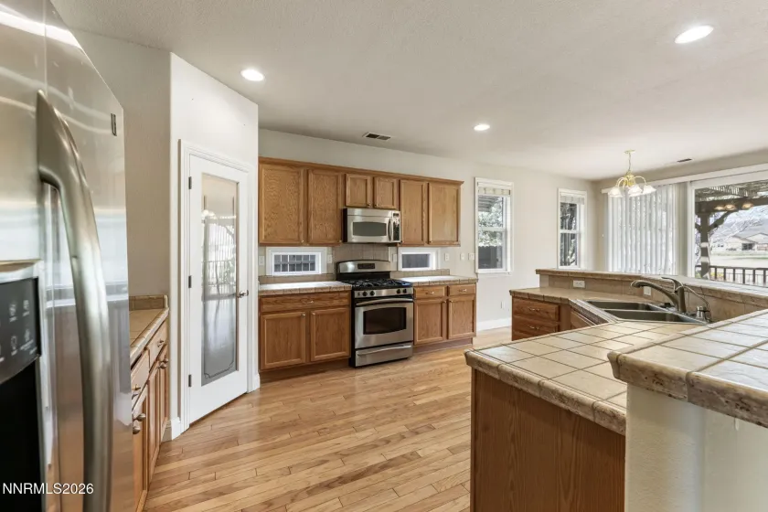 913 Lakeview, Dayton, Nevada 89403, 3 Bedrooms Bedrooms, ,2 BathroomsBathrooms,Residential,Residential,Lakeview,260004395