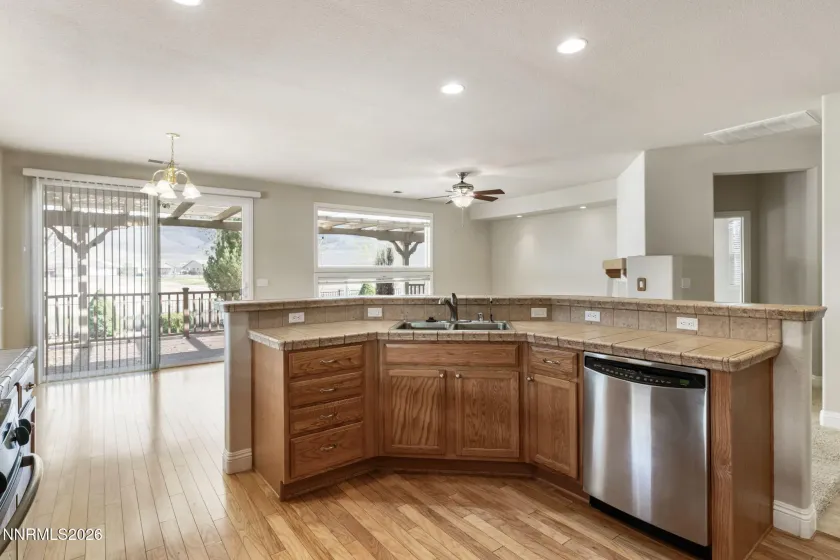 913 Lakeview, Dayton, Nevada 89403, 3 Bedrooms Bedrooms, ,2 BathroomsBathrooms,Residential,Residential,Lakeview,260004395