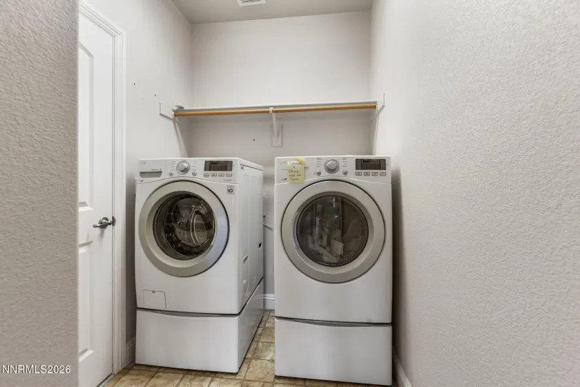 913 Lakeview, Dayton, Nevada 89403, 3 Bedrooms Bedrooms, ,2 BathroomsBathrooms,Residential,Residential,Lakeview,260004395