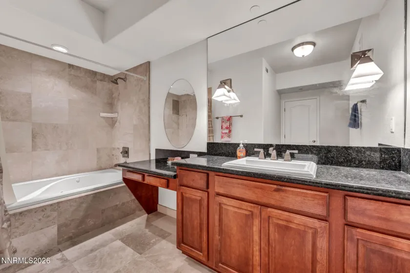 200 2nd, Reno, Nevada 89501, 2 Bedrooms Bedrooms, ,3 BathroomsBathrooms,Residential,Residential,2nd,260004400