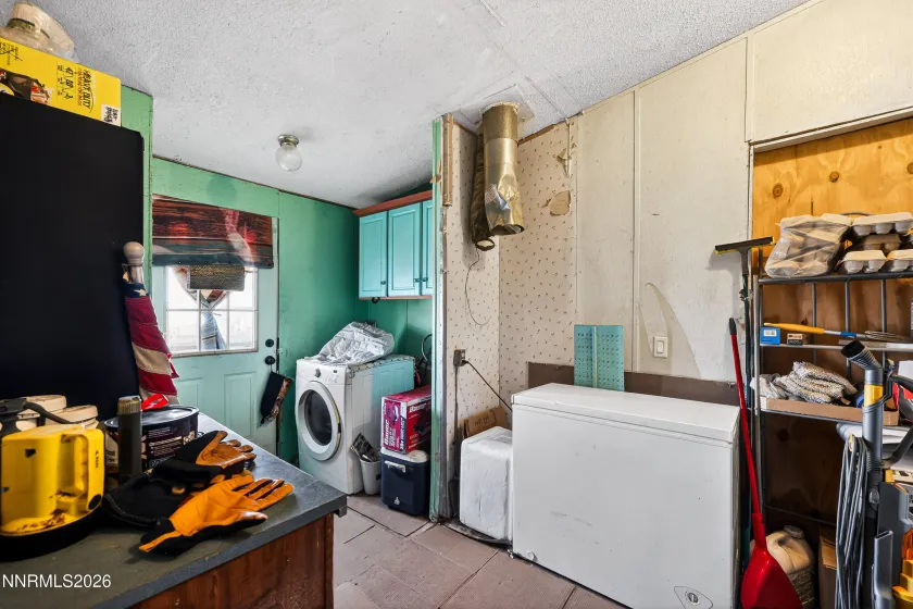 6877 Victor, Fallon, Nevada 89406, 3 Bedrooms Bedrooms, ,2 BathroomsBathrooms,Residential,Residential,Victor,260004413