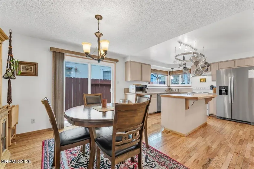 729 Palmwood, Sparks, Nevada 89434, 3 Bedrooms Bedrooms, ,2 BathroomsBathrooms,Residential,Residential,Palmwood,260002607