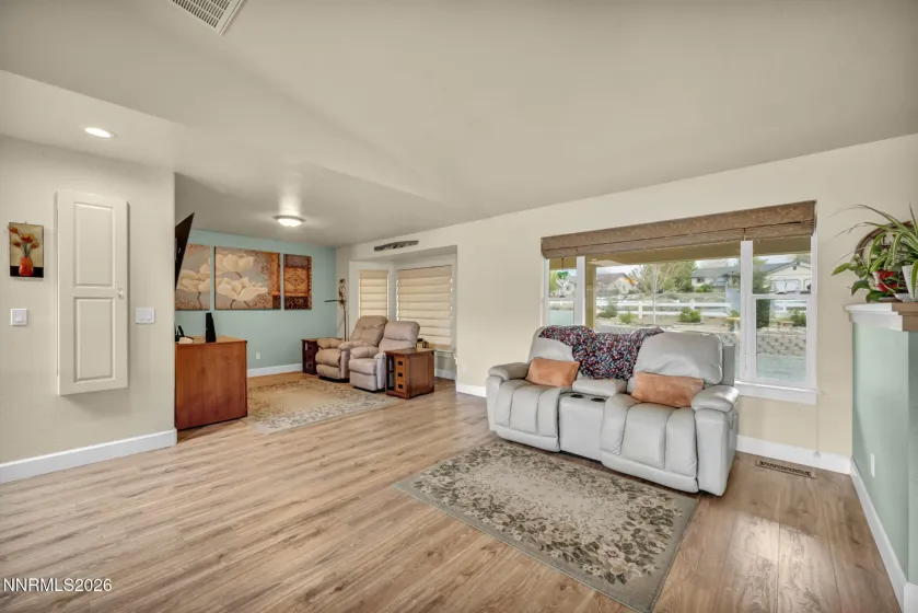 2820 Esaw, Minden, Nevada 89423, 3 Bedrooms Bedrooms, ,3 BathroomsBathrooms,Residential,Residential,Esaw,260004419