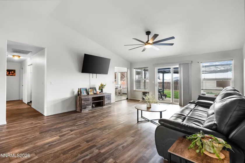 5287 Offenhauser, Winnemucca, Nevada 89445, 3 Bedrooms Bedrooms, ,2 BathroomsBathrooms,Residential,Residential,Offenhauser,260004430