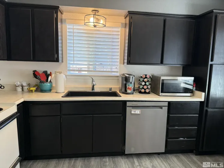 737 Hornet, Gardnerville, Nevada 89460, ,2 BathroomsBathrooms,Residential,Residential,Hornet,260004437