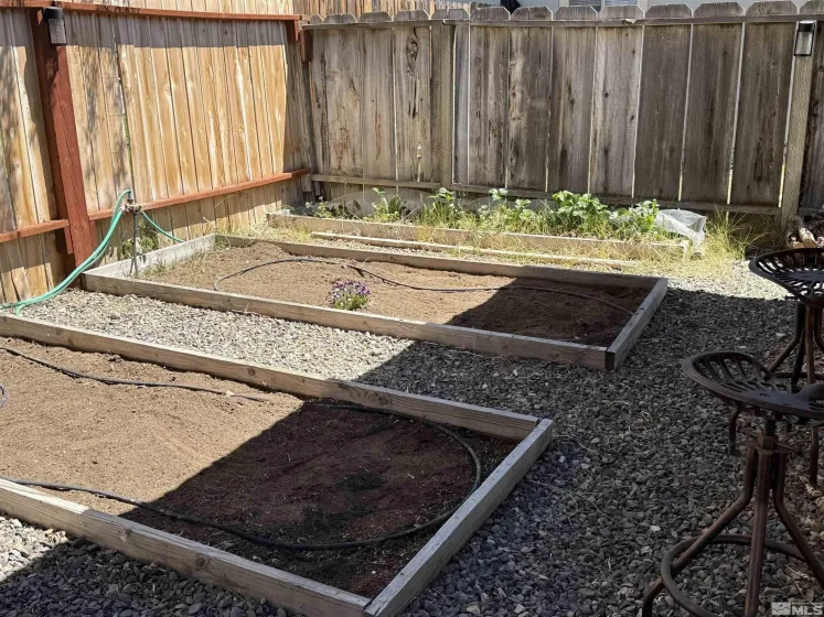 737 Hornet, Gardnerville, Nevada 89460, ,2 BathroomsBathrooms,Residential,Residential,Hornet,260004437