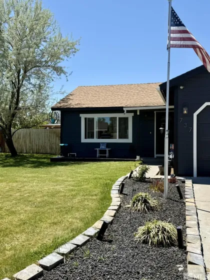 737 Hornet, Gardnerville, Nevada 89460, ,2 BathroomsBathrooms,Residential,Residential,Hornet,260004437