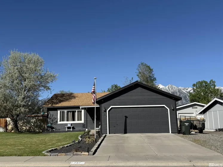 737 Hornet, Gardnerville, Nevada 89460, ,2 BathroomsBathrooms,Residential,Residential,Hornet,260004437