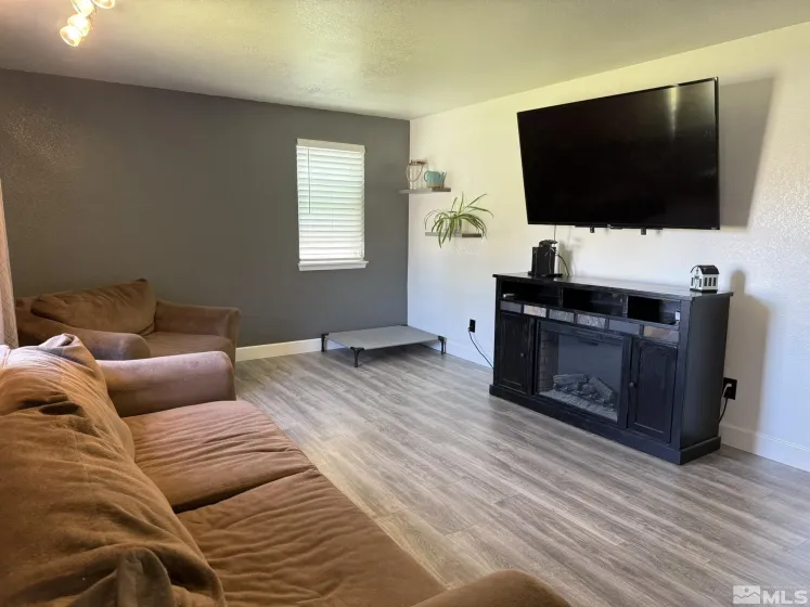 737 Hornet, Gardnerville, Nevada 89460, ,2 BathroomsBathrooms,Residential,Residential,Hornet,260004437