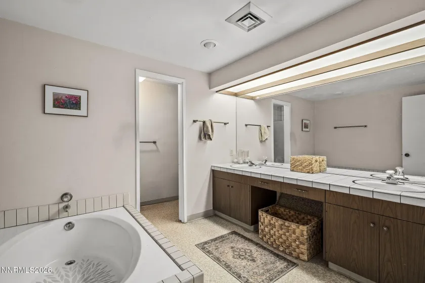 1200 Riverside, Reno, Nevada 89503, 2 Bedrooms Bedrooms, ,2 BathroomsBathrooms,Residential,Residential,Riverside,260004440