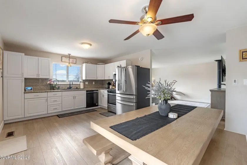 8648 Aquifer, Reno, Nevada 89506, 3 Bedrooms Bedrooms, ,2 BathroomsBathrooms,Residential,Residential,Aquifer,260004442