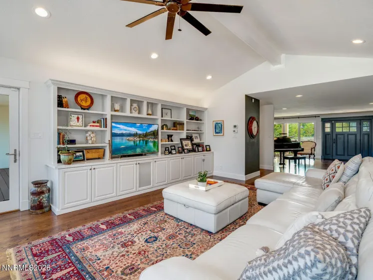 1965 Palmira, Reno, Nevada 89511, 4 Bedrooms Bedrooms, ,3 BathroomsBathrooms,Residential,Residential,Palmira,260004447