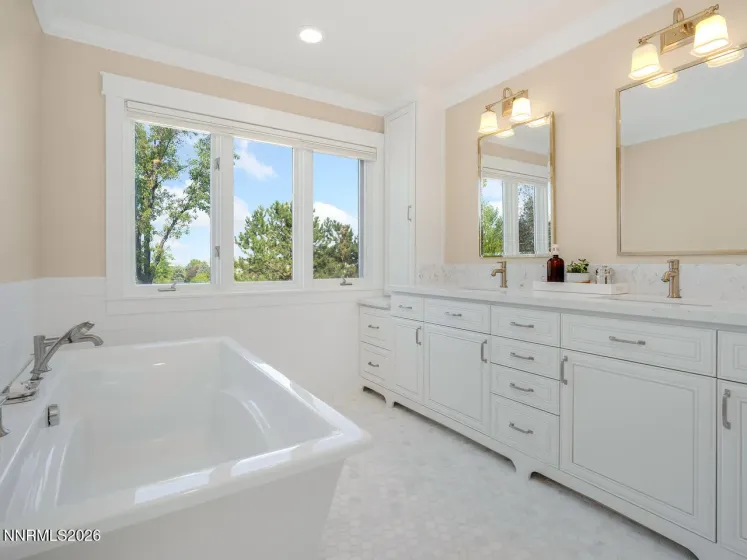 1965 Palmira, Reno, Nevada 89511, 4 Bedrooms Bedrooms, ,3 BathroomsBathrooms,Residential,Residential,Palmira,260004447