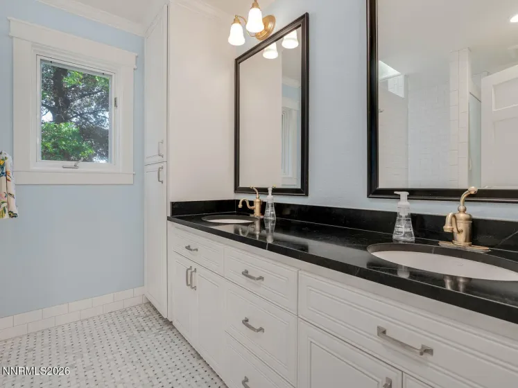 1965 Palmira, Reno, Nevada 89511, 4 Bedrooms Bedrooms, ,3 BathroomsBathrooms,Residential,Residential,Palmira,260004447