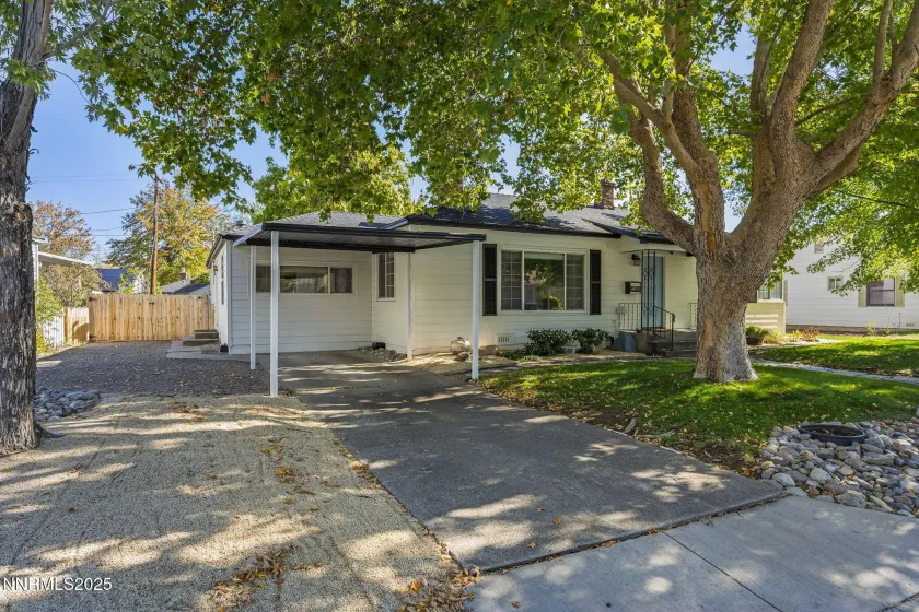 640 Robin, Reno, Nevada 89509, 3 Bedrooms Bedrooms, ,2 BathroomsBathrooms,Residential,Residential,Robin,250057149