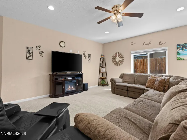 1472 Green River, Fernley, Nevada 89408, 4 Bedrooms Bedrooms, ,3 BathroomsBathrooms,Residential,Residential,Green River,260004448