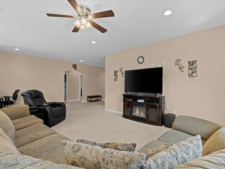 1472 Green River, Fernley, Nevada 89408, 4 Bedrooms Bedrooms, ,3 BathroomsBathrooms,Residential,Residential,Green River,260004448