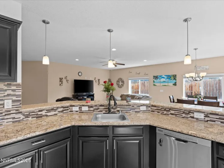 1472 Green River, Fernley, Nevada 89408, 4 Bedrooms Bedrooms, ,3 BathroomsBathrooms,Residential,Residential,Green River,260004448