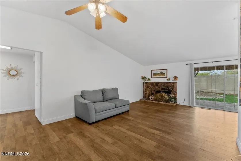 4730 Spring, Reno, Nevada 89502, 3 Bedrooms Bedrooms, ,2 BathroomsBathrooms,Residential,Residential,Spring,260004450