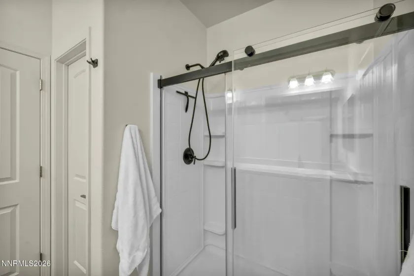 17211 Desert Lake, Reno, Nevada 89508, 4 Bedrooms Bedrooms, ,3 BathroomsBathrooms,Residential,Residential,Desert Lake,260004452