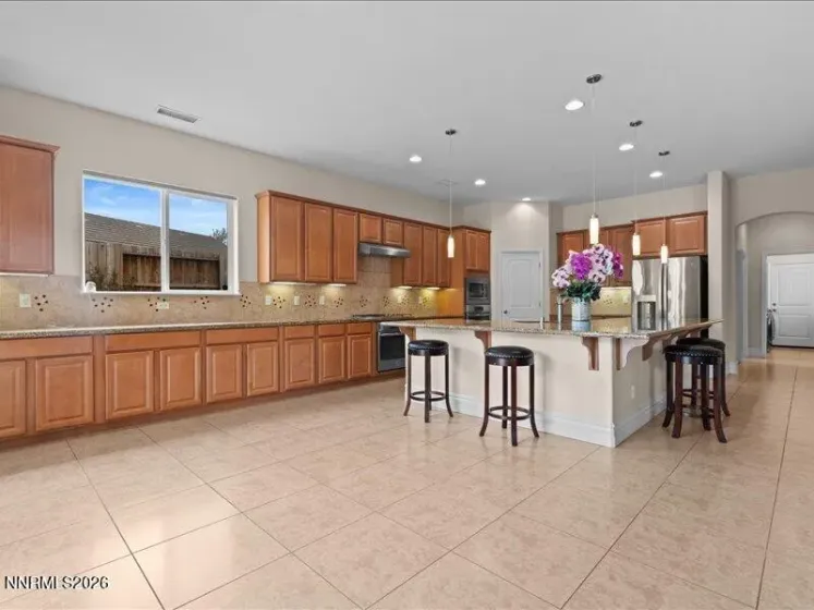 Breakfast Space to Kitchen