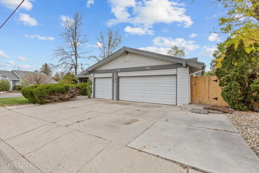 4960 Lakeside, Reno, Nevada 89509, 4 Bedrooms Bedrooms, ,3 BathroomsBathrooms,Residential,Residential,Lakeside,260004466